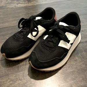 New Balance black retro sneakers
